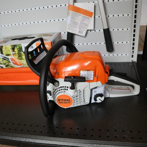 STIHL MS 251 C | Powerful Lightweight Adjustable Chainsaw - Image 2