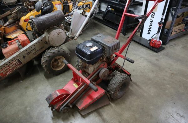 Toro SGR-13 Handle Bar Stump Grinder - Image 2